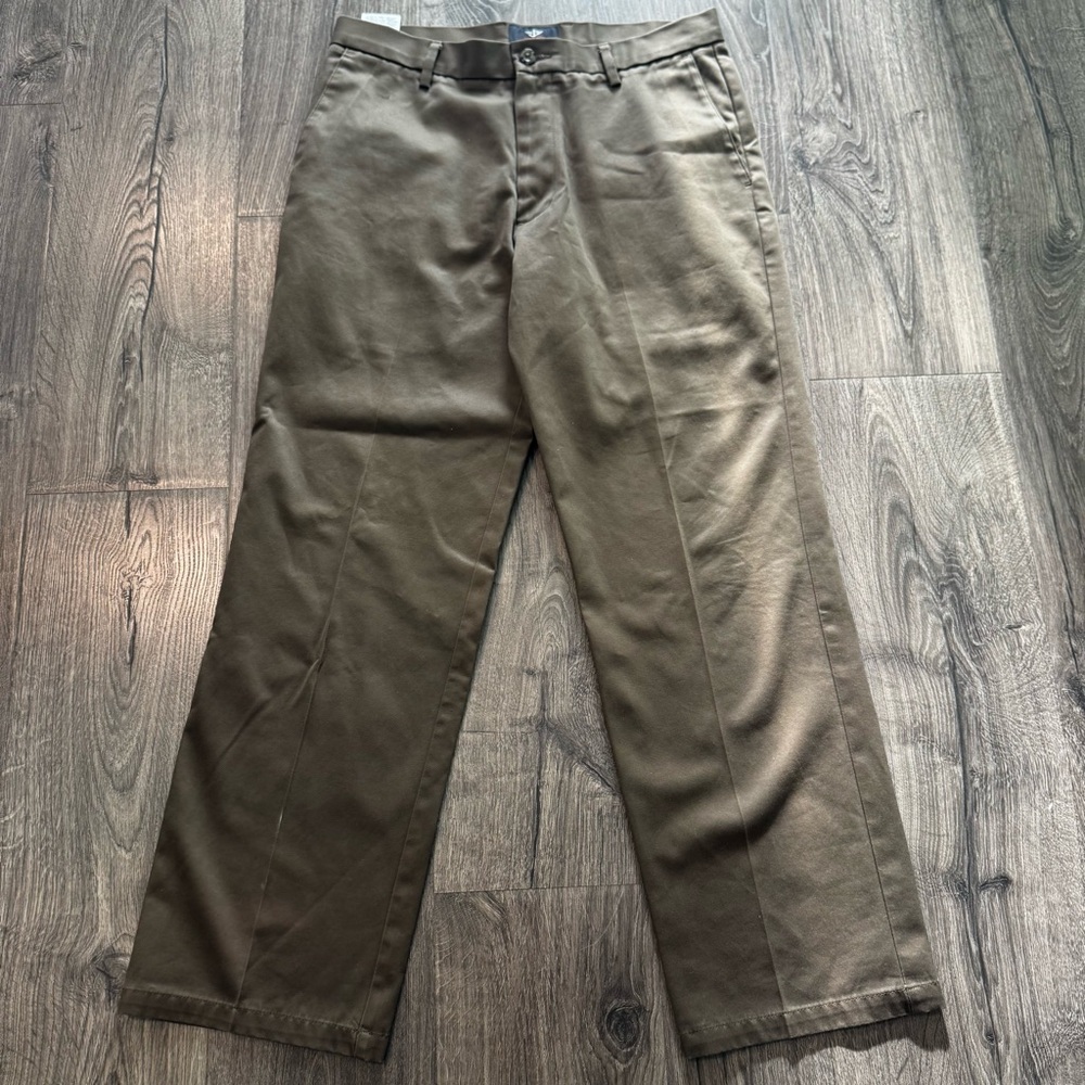 Dockers Men's Tan brown khaki Chinos straight fit size 32x30